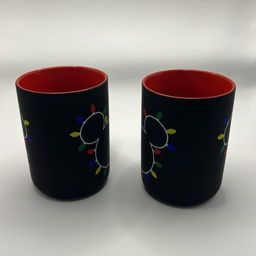 🎄 Disney Mickey Mouse Christmas Lights Coffee Mug 🎄 - Picture 3 of 5